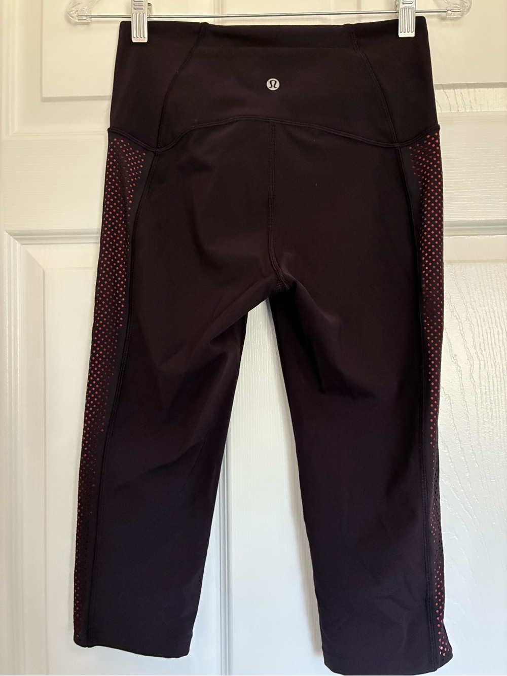 lululemon athletica Black Cropped Leggings with Red Accent Laser Cut Panels - Picture 3 of 4